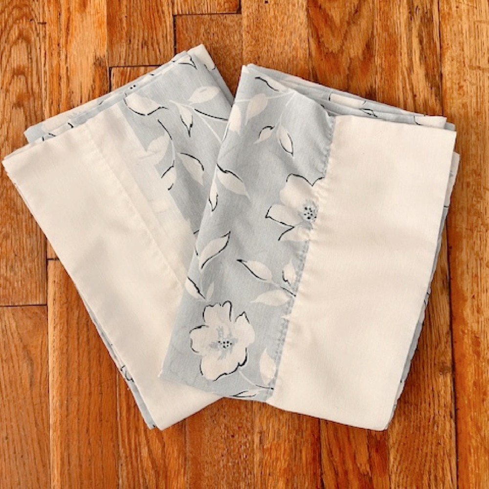 Vintage pair of pillowcases, Westpoint Stevens, blue floral cottagecore floral - Picture 4 of 5